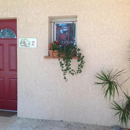 Apartamento Meubles De Margastau *